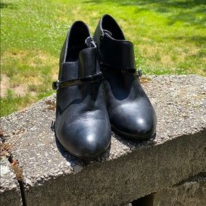 Nine West Ankle Booties Size 9